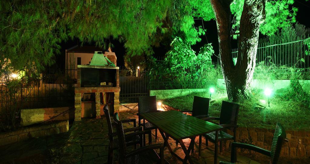 Néa Fókaia Villa Madeleine Tower View מראה חיצוני תמונה