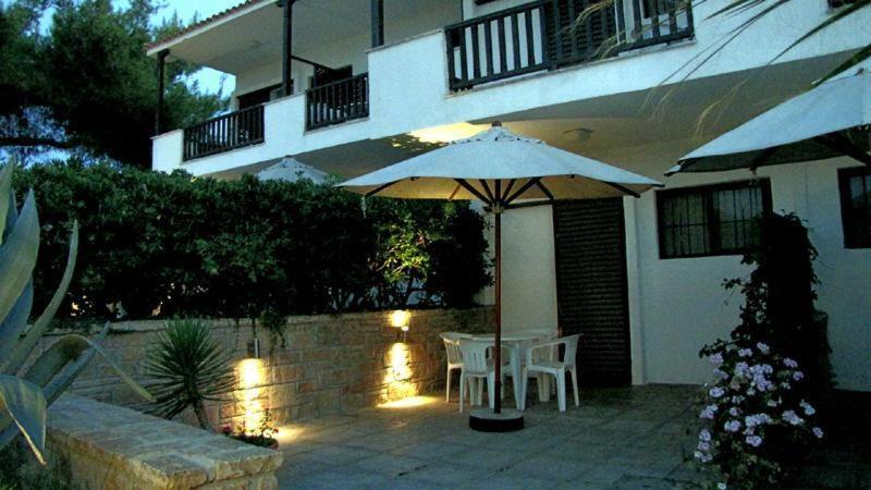Néa Fókaia Villa Madeleine Tower View מראה חיצוני תמונה